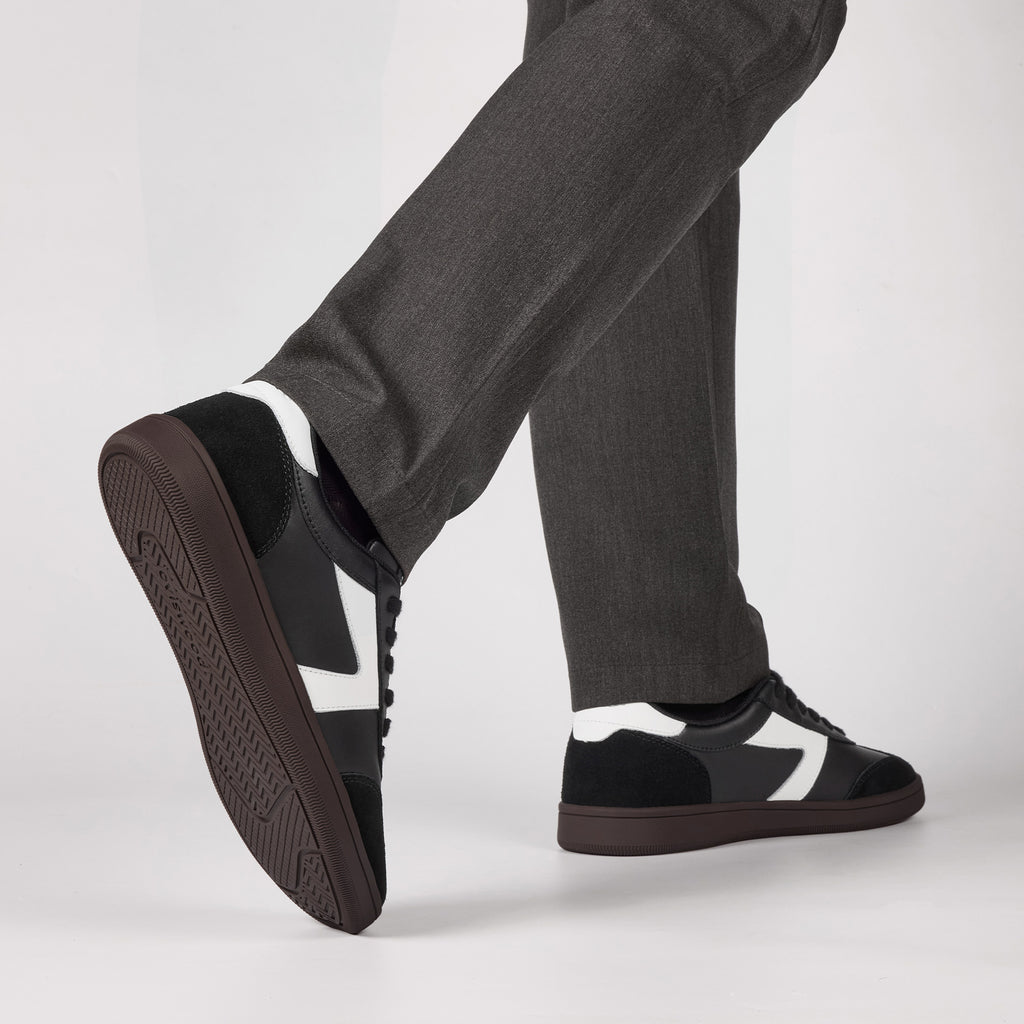 OVISWOOD COURTWALK 01 — BLACK/WHITE