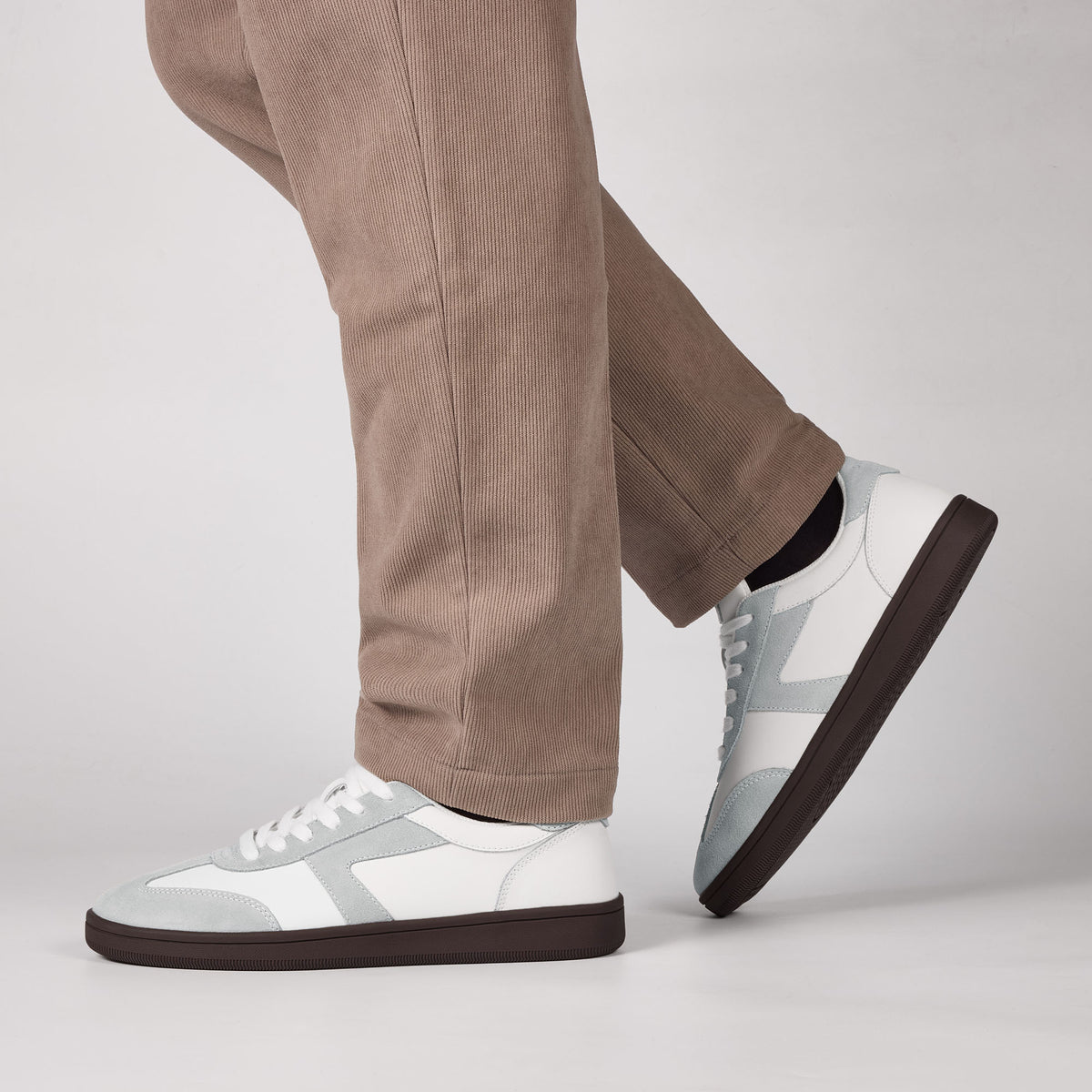 OVISWOOD COURTWALK 01 — WHITE/GREY