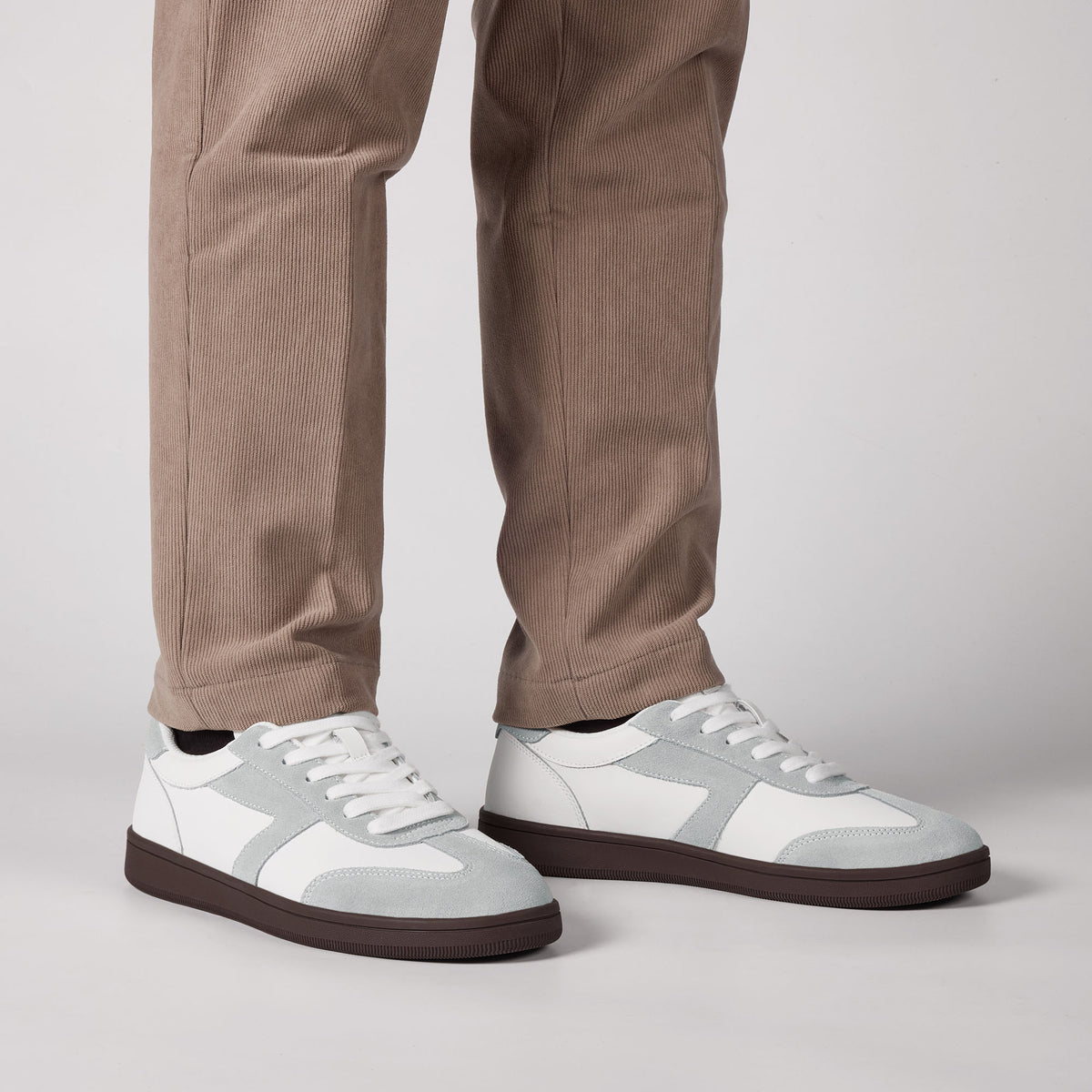 OVISWOOD COURTWALK 01 — WHITE/GREY