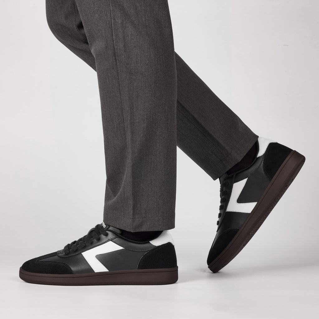 OVISWOOD COURTWALK 01 — BLACK/WHITE